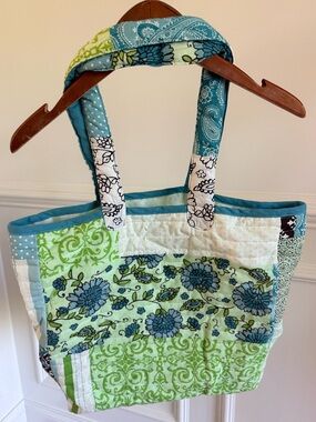 NWOT Women Quilted Patchwork Shoulder Tote Bag COLORMATE Floral Green & Teal